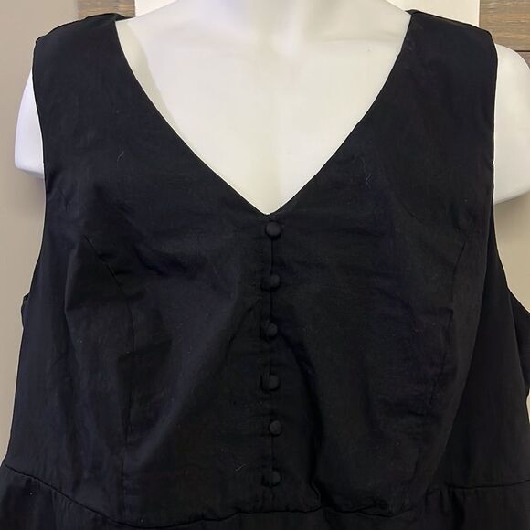 Torrid Black Sleeveless Peplum Top with Back Zipper and Faux Front Buttons-Sz 2 - Picture 4 of 15
